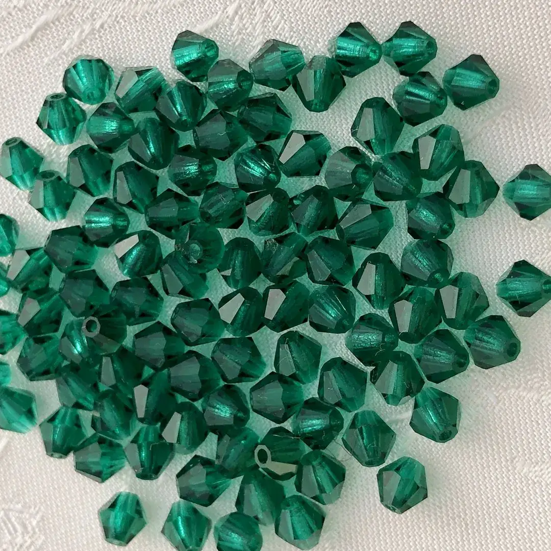 Swarovski Rhombe geschliffen grün 4 mm – Bild 8 – Chiemgauer Heimatwerk Trachten-Onlineshop Swarovski Rhombe geschliffen grün 4 mm - Bild 8 - Chiemgauer Heimatwerk Trachten-Onlineshop