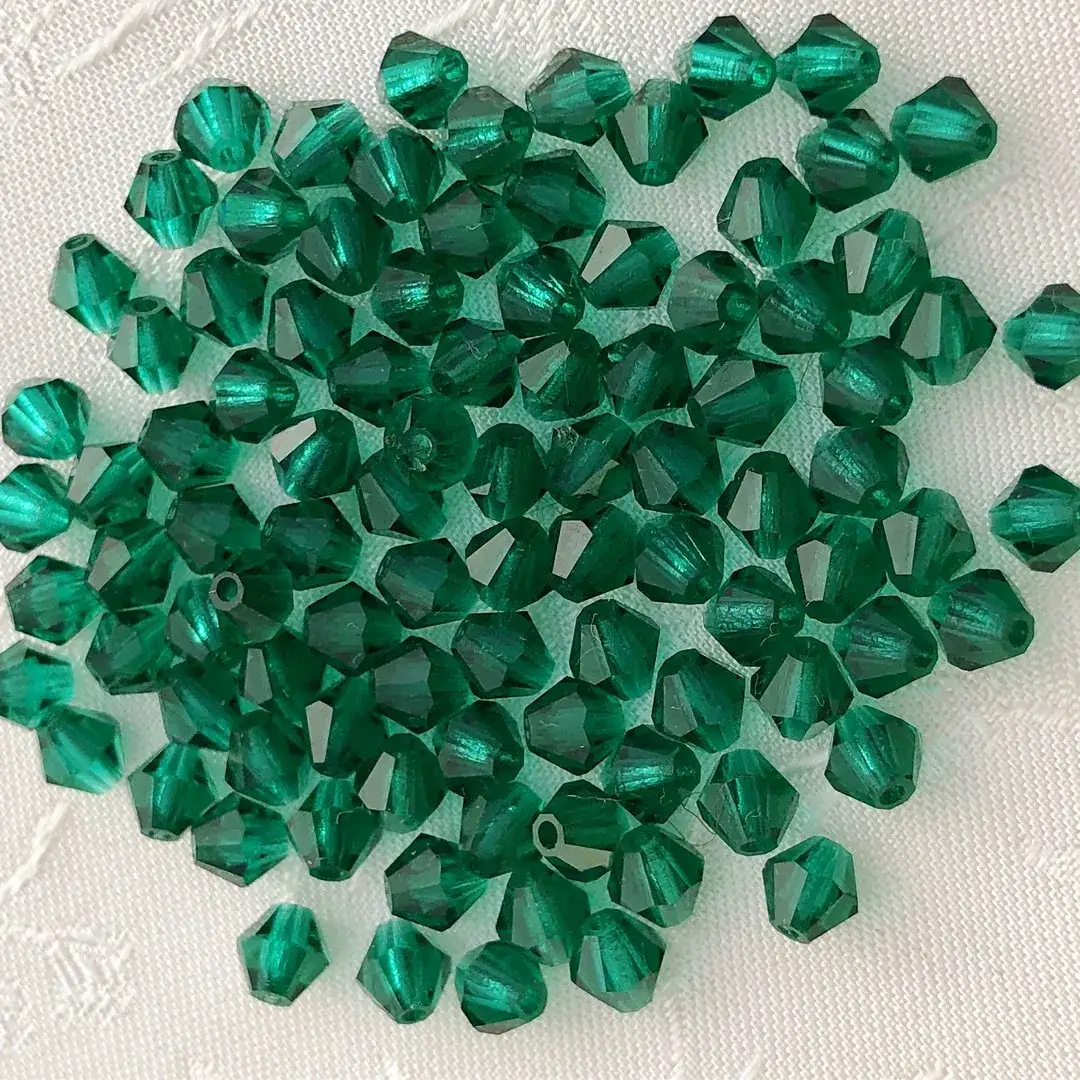 Swarovski Rhombe geschliffen grün 4 mm – Bild 9 – Chiemgauer Heimatwerk Trachten-Onlineshop Swarovski Rhombe geschliffen grün 4 mm - Bild 9 - Chiemgauer Heimatwerk Trachten-Onlineshop