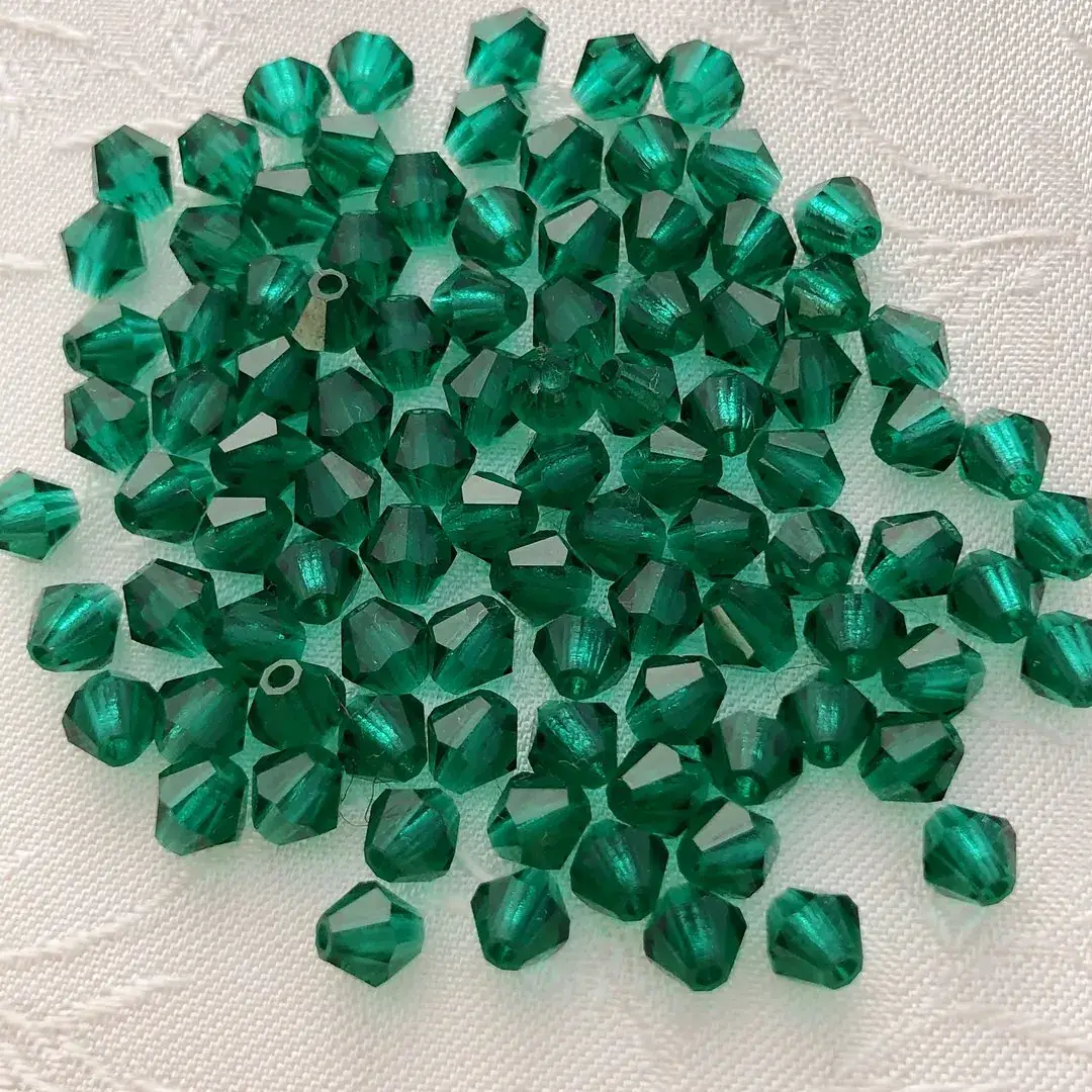 Swarovski Rhombe geschliffen grün 5 mm – Bild 12 – Chiemgauer Heimatwerk Trachten-Onlineshop Swarovski Rhombe geschliffen grün 5 mm - Bild 12 - Chiemgauer Heimatwerk Trachten-Onlineshop