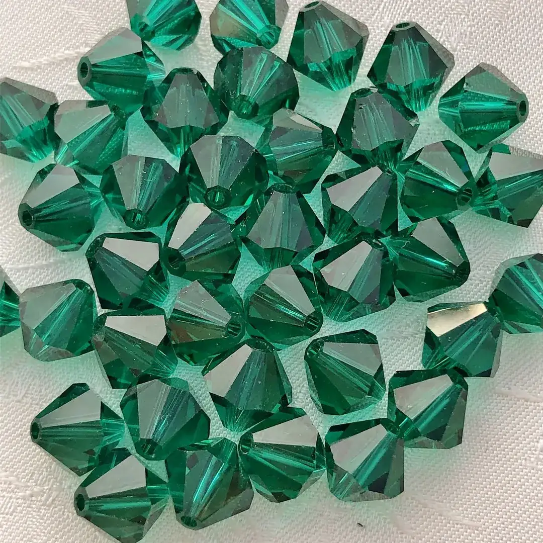 Swarovski Rhombe geschliffen grün 8 mm – Bild 5 – Chiemgauer Heimatwerk Trachten-Onlineshop Swarovski Rhombe geschliffen grün 8 mm - Bild 5 - Chiemgauer Heimatwerk Trachten-Onlineshop