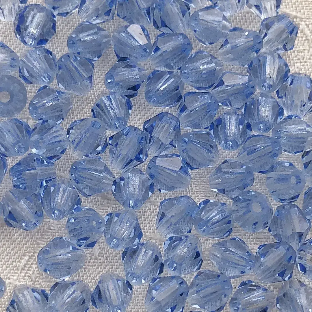 Swarovski Rhombe geschliffen hellblau 4 mm – Bild 2 – Chiemgauer Heimatwerk Trachten-Onlineshop Swarovski Rhombe geschliffen hellblau 4 mm - Bild 2 - Chiemgauer Heimatwerk Trachten-Onlineshop