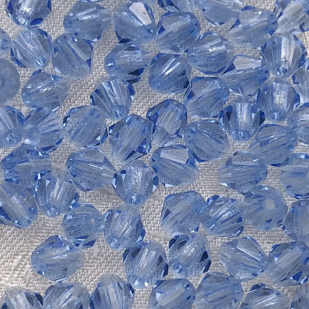 Swarovski Rhombe geschliffen hellblau 4 mm – Bild 8 – Chiemgauer Heimatwerk Trachten-Onlineshop Swarovski Rhombe geschliffen hellblau 4 mm - Bild 8 - Chiemgauer Heimatwerk Trachten-Onlineshop