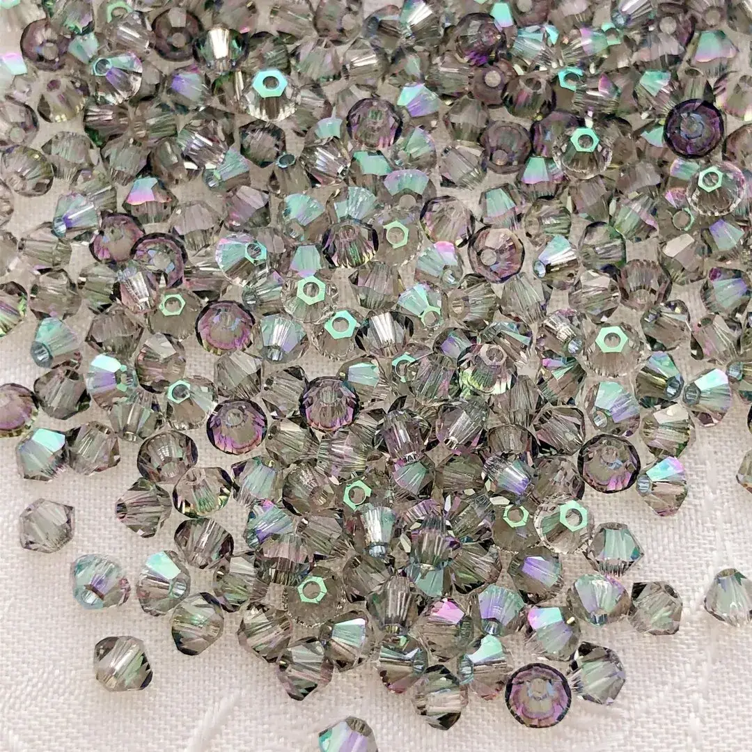Swarovski Rhombe geschliffen hellgrau 3 mm – Bild 6 – Chiemgauer Heimatwerk Trachten-Onlineshop Swarovski Rhombe geschliffen hellgrau 3 mm - Bild 6 - Chiemgauer Heimatwerk Trachten-Onlineshop