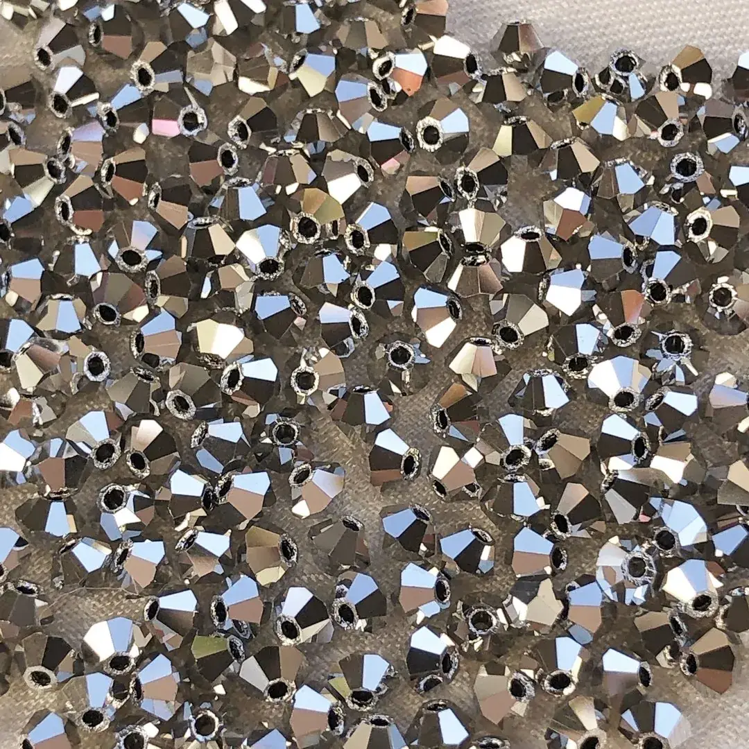 Swarovski Rhombe geschliffen silber 3 mm – Bild 9 – Chiemgauer Heimatwerk Trachten-Onlineshop Swarovski Rhombe geschliffen silber 3 mm - Bild 9 - Chiemgauer Heimatwerk Trachten-Onlineshop