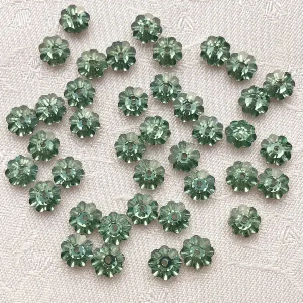 Swarovski Strassblume hellgrรผn 5 mm – Bild 1 – Chiemgauer Heimatwerk Trachten-Onlineshop Swarovski Strassblume hellgrรผn 5 mm - Bild 1 - Chiemgauer Heimatwerk Trachten-Onlineshop
