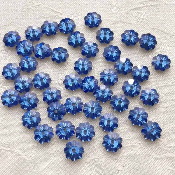 Swarovski Strassblume saphireblau 5 mm – Bild 1 – Chiemgauer Heimatwerk Trachten-Onlineshop Swarovski Strassblume saphireblau 5 mm - Bild 1 - Chiemgauer Heimatwerk Trachten-Onlineshop