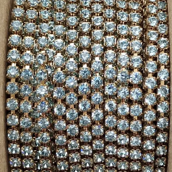 Swarovski Strasskette aquamarine No. 16 – Bild 1 – Chiemgauer Heimatwerk Trachten-Onlineshop Swarovski Strasskette aquamarine No. 16 - Bild 1 - Chiemgauer Heimatwerk Trachten-Onlineshop