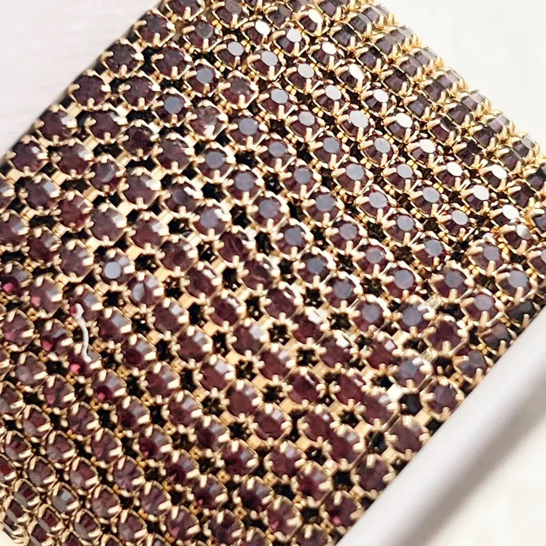 Swarovski Strasskette burgundy – Bild 11 – Chiemgauer Heimatwerk Trachten-Onlineshop Swarovski Strasskette burgundy - Bild 11 - Chiemgauer Heimatwerk Trachten-Onlineshop