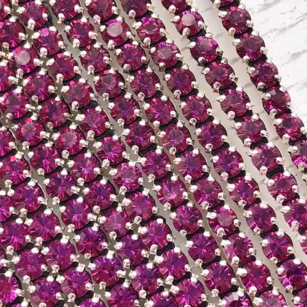 Swarovski Strasskette fuchsia – Bild 1 – Chiemgauer Heimatwerk Trachten-Onlineshop Swarovski Strasskette fuchsia - Bild 1 - Chiemgauer Heimatwerk Trachten-Onlineshop
