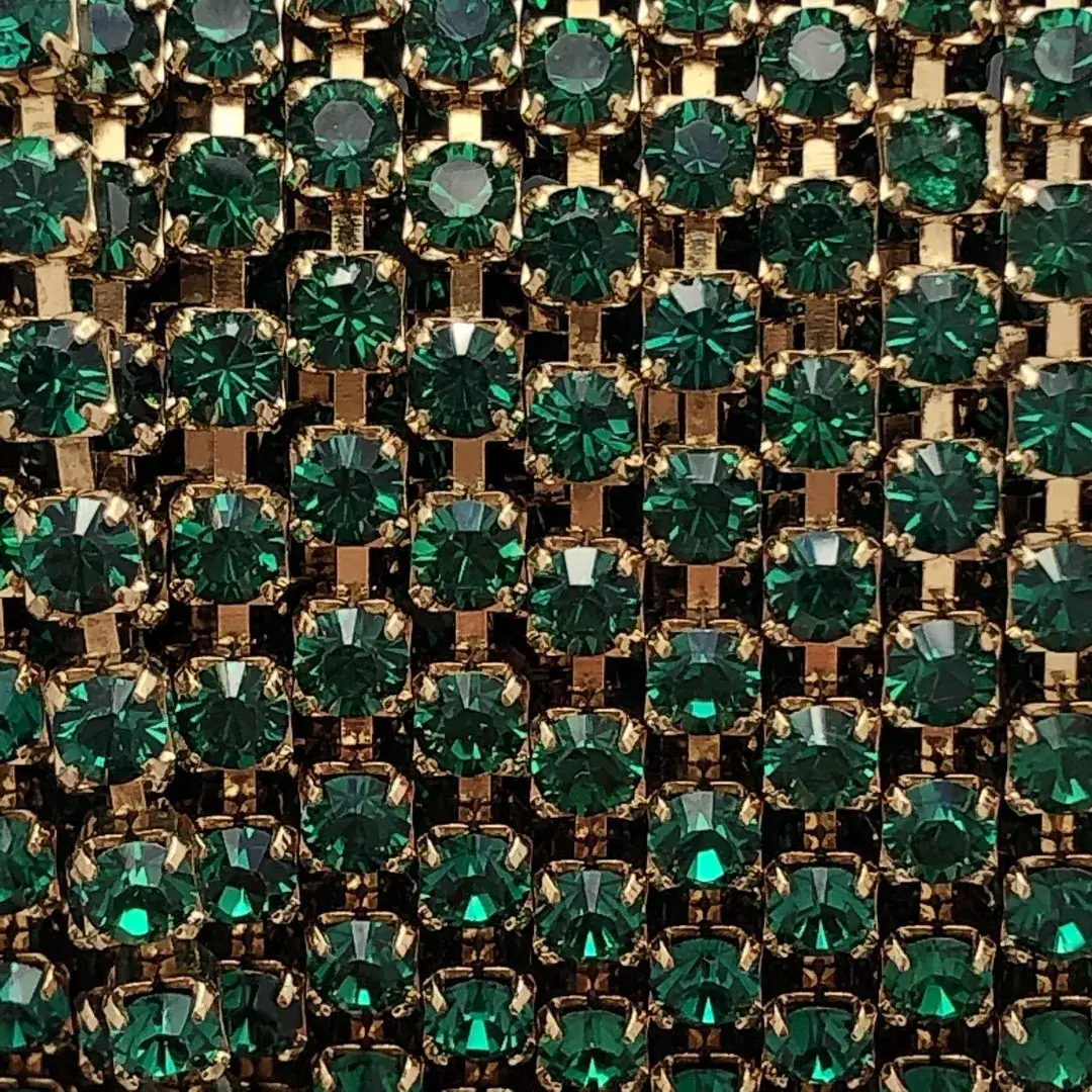 Swarovski Strasskette grün No. 28 – Bild 7 – Chiemgauer Heimatwerk Trachten-Onlineshop Swarovski Strasskette grün No. 28 - Bild 7 - Chiemgauer Heimatwerk Trachten-Onlineshop