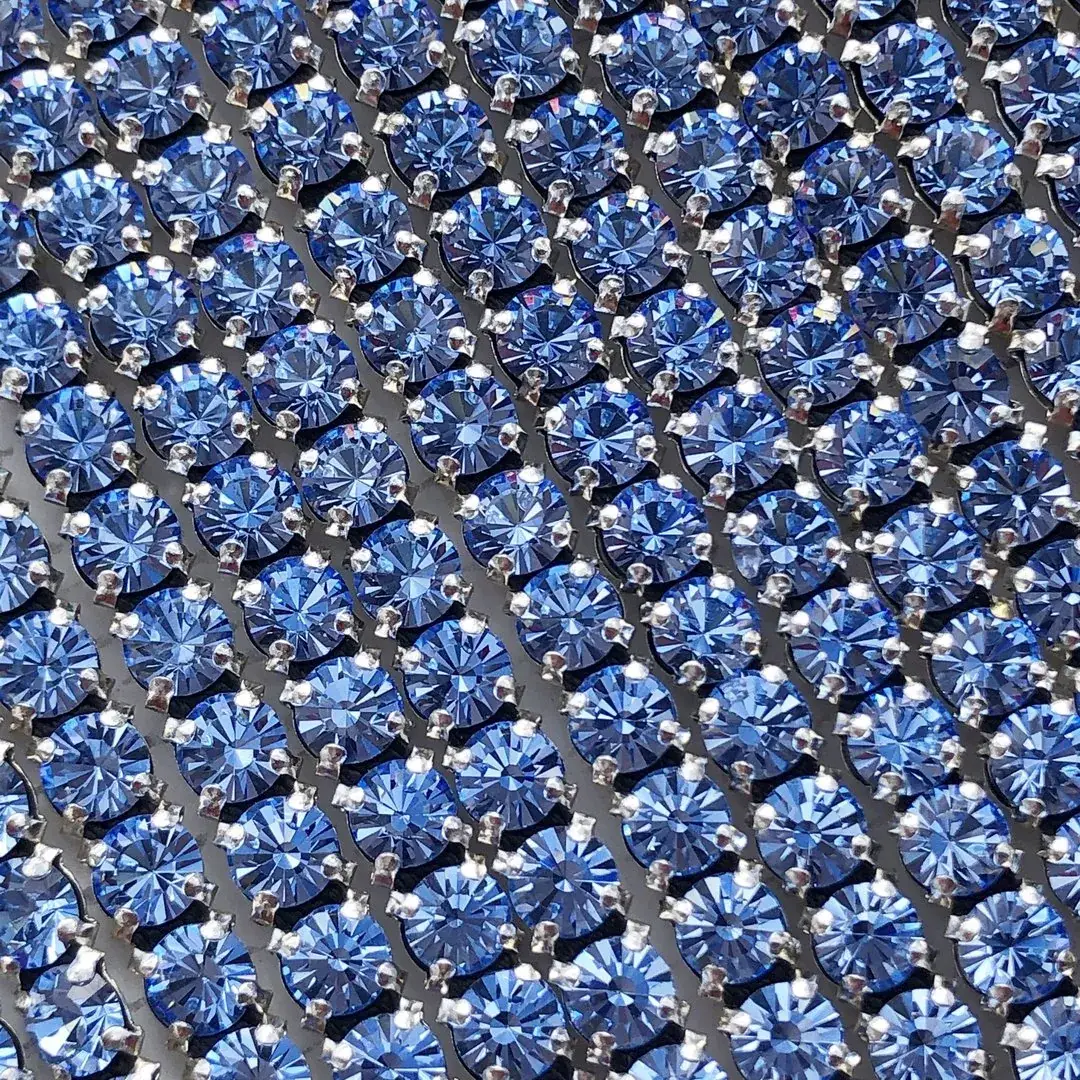 Swarovski Strasskette hellblau No. 5 – Bild 1 – Chiemgauer Heimatwerk Trachten-Onlineshop Swarovski Strasskette hellblau No. 5 - Bild 1 - Chiemgauer Heimatwerk Trachten-Onlineshop