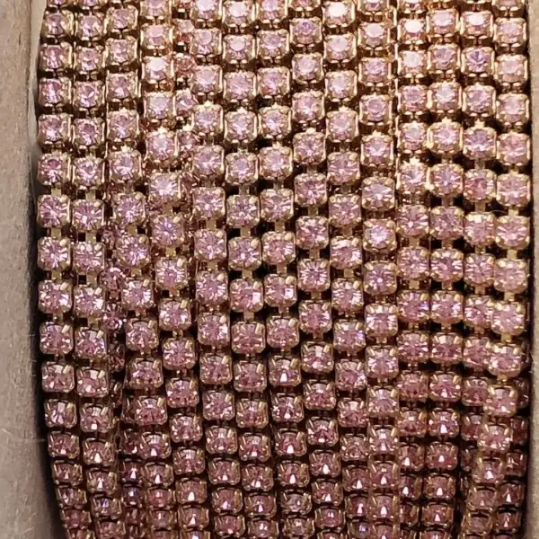 Swarovski Strasskette hellrosa No. 9 – Bild 1 – Chiemgauer Heimatwerk Trachten-Onlineshop Swarovski Strasskette hellrosa No. 9 - Bild 1 - Chiemgauer Heimatwerk Trachten-Onlineshop
