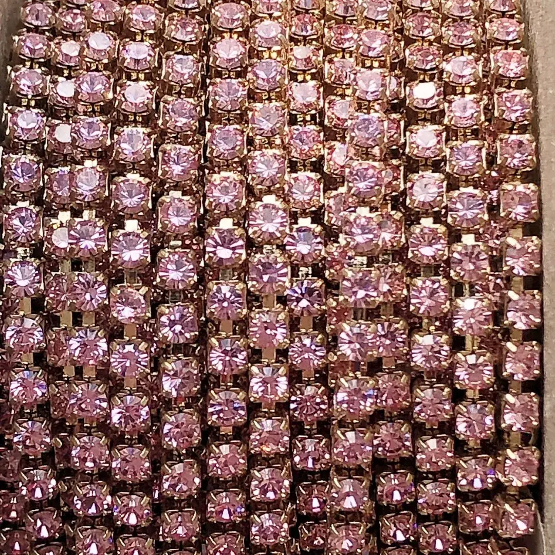 Swarovski Strasskette hellrosa No. 9 – Bild 2 – Chiemgauer Heimatwerk Trachten-Onlineshop Swarovski Strasskette hellrosa No. 9 - Bild 2 - Chiemgauer Heimatwerk Trachten-Onlineshop