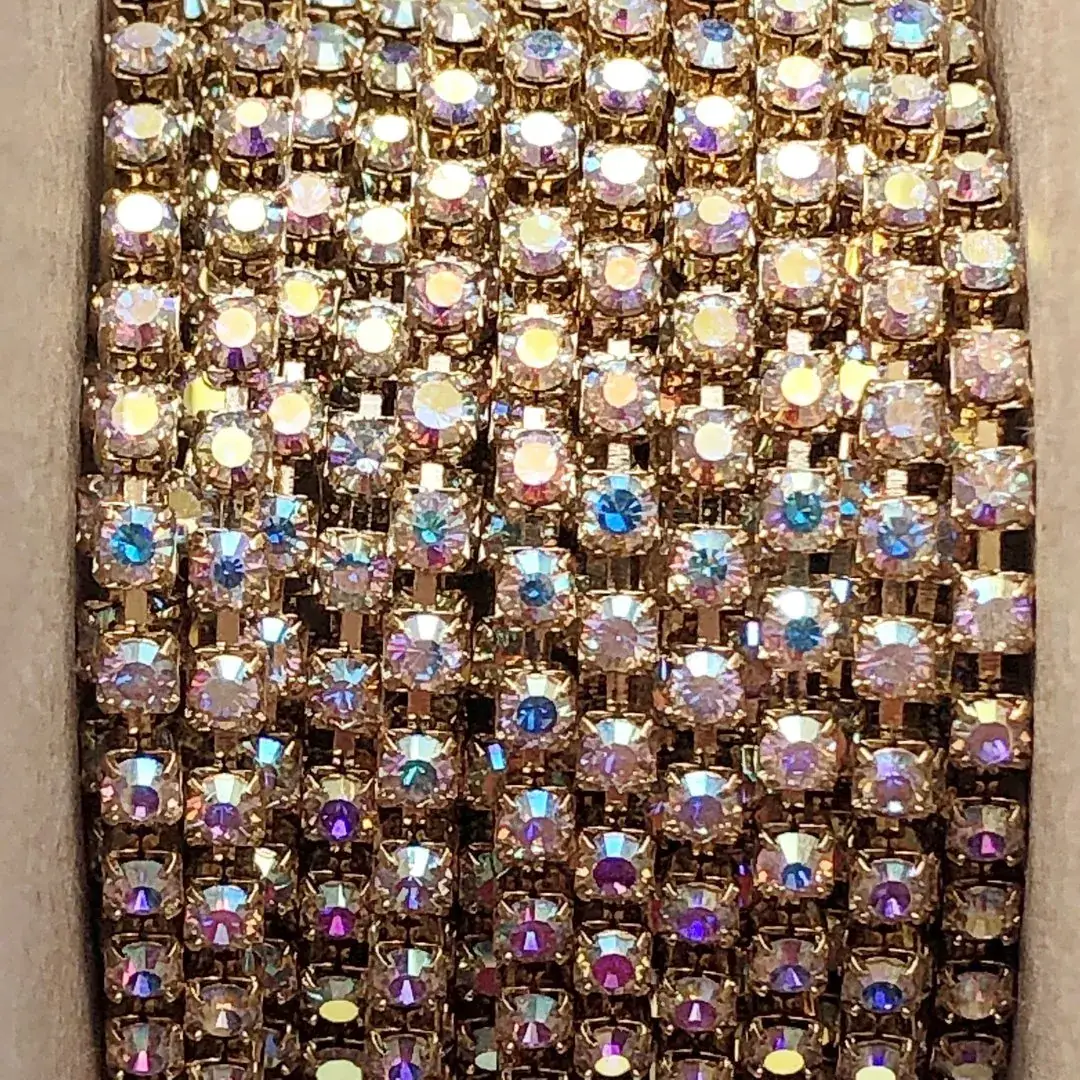Swarovski Strasskette KristallAB No. 1 – Bild 7 – Chiemgauer Heimatwerk Trachten-Onlineshop Swarovski Strasskette KristallAB No. 1 - Bild 7 - Chiemgauer Heimatwerk Trachten-Onlineshop