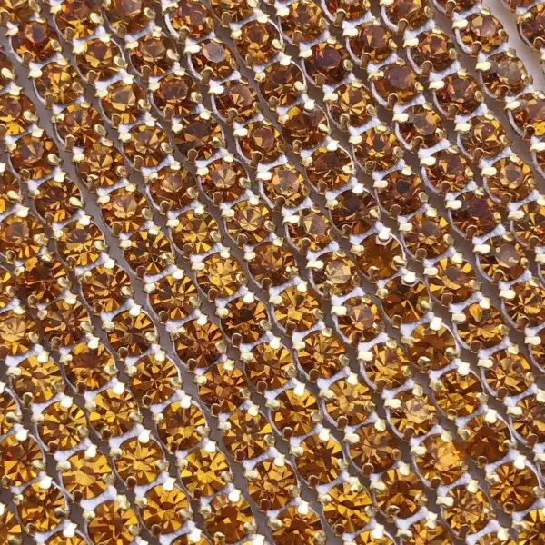 Swarovski Strasskette topas – Bild 1 – Chiemgauer Heimatwerk Trachten-Onlineshop Swarovski Strasskette topas - Bild 1 - Chiemgauer Heimatwerk Trachten-Onlineshop
