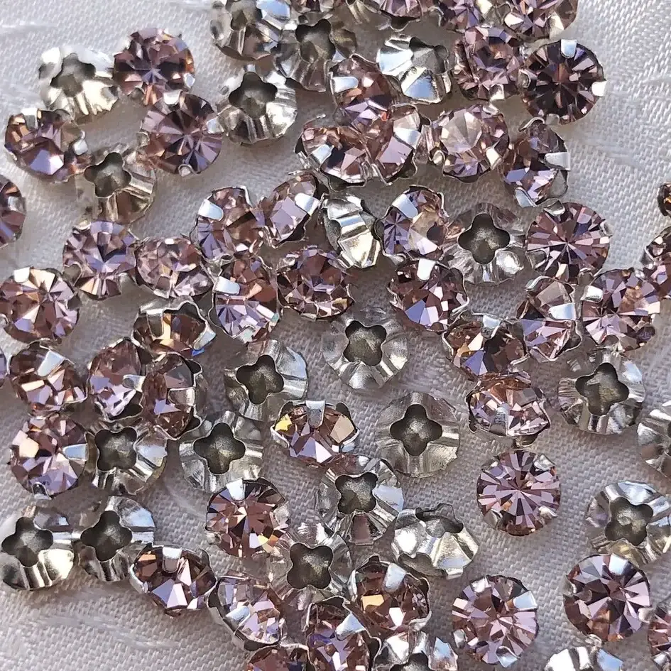 Swarovski Strassstein annähbar altrosa SS 20 – Bild 12 – Chiemgauer Heimatwerk Trachten-Onlineshop Swarovski Strassstein annähbar altrosa SS 20 - Bild 12 - Chiemgauer Heimatwerk Trachten-Onlineshop