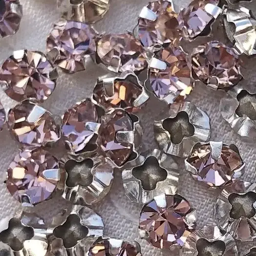 Swarovski Strassstein annähbar altrosa SS 20 – Bild 15 – Chiemgauer Heimatwerk Trachten-Onlineshop Swarovski Strassstein annähbar altrosa SS 20 - Bild 15 - Chiemgauer Heimatwerk Trachten-Onlineshop