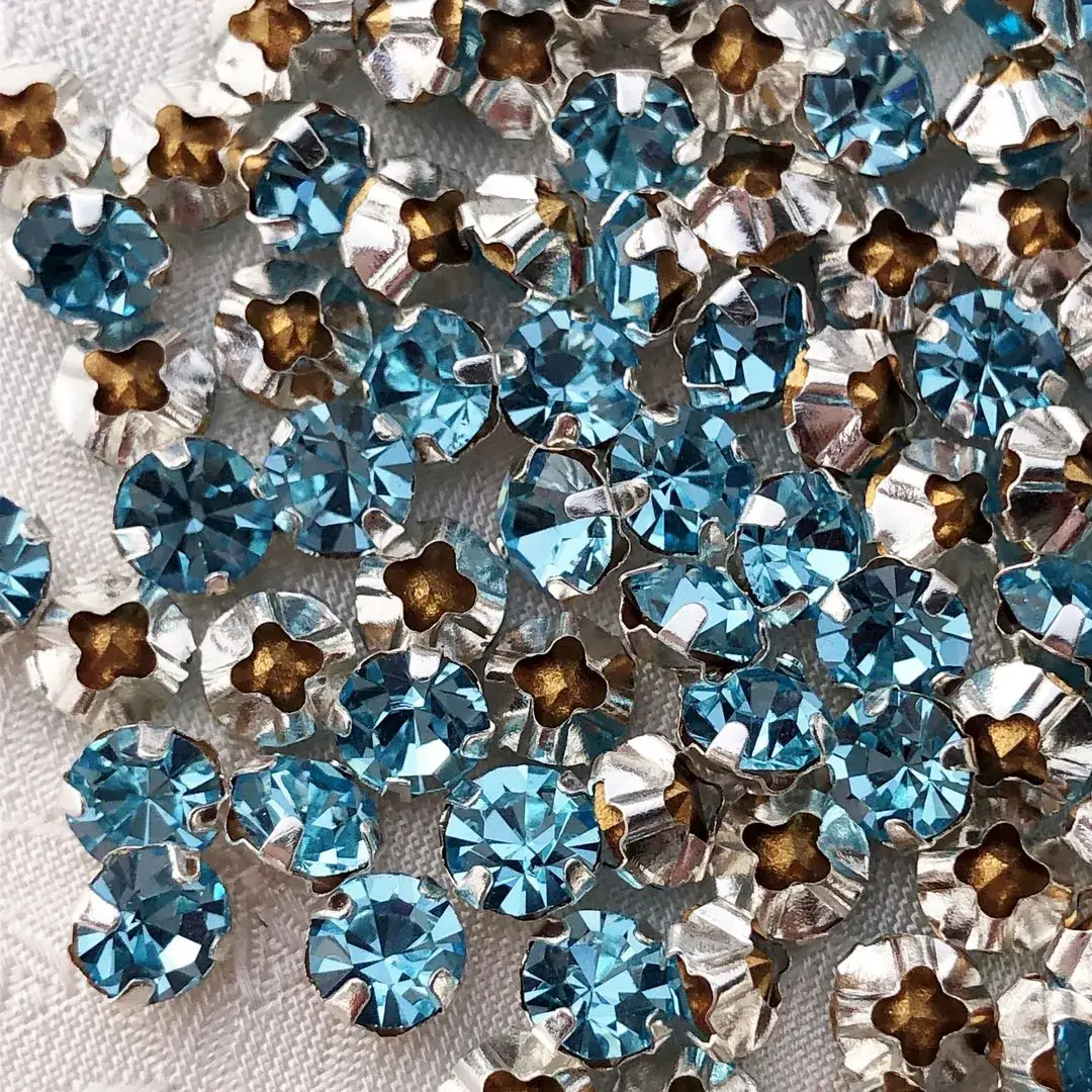 Swarovski Strassstein annähbar aqua SS 20 – Bild 7 – Chiemgauer Heimatwerk Trachten-Onlineshop Swarovski Strassstein annähbar aqua SS 20 - Bild 7 - Chiemgauer Heimatwerk Trachten-Onlineshop