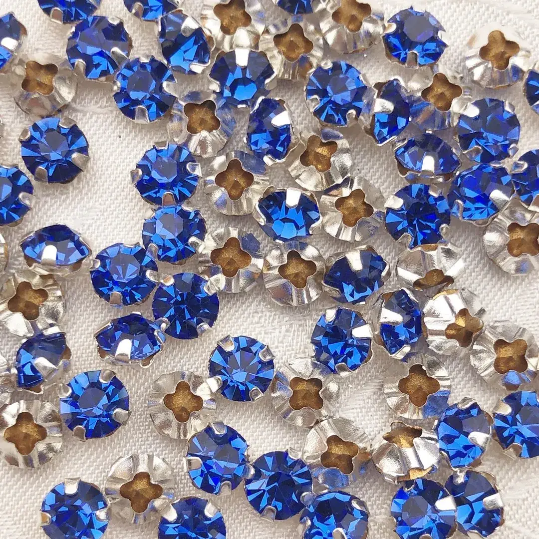 Swarovski Strassstein annähbar blau SS 20 – Bild 8 – Chiemgauer Heimatwerk Trachten-Onlineshop Swarovski Strassstein annähbar blau SS 20 - Bild 8 - Chiemgauer Heimatwerk Trachten-Onlineshop