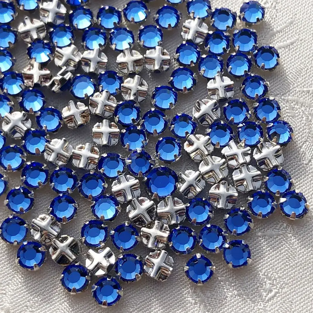 Swarovski Strassstein annähbar blau SS 20 No. 5 – Bild 3 – Chiemgauer Heimatwerk Trachten-Onlineshop Swarovski Strassstein annähbar blau SS 20 No. 5 - Bild 3 - Chiemgauer Heimatwerk Trachten-Onlineshop