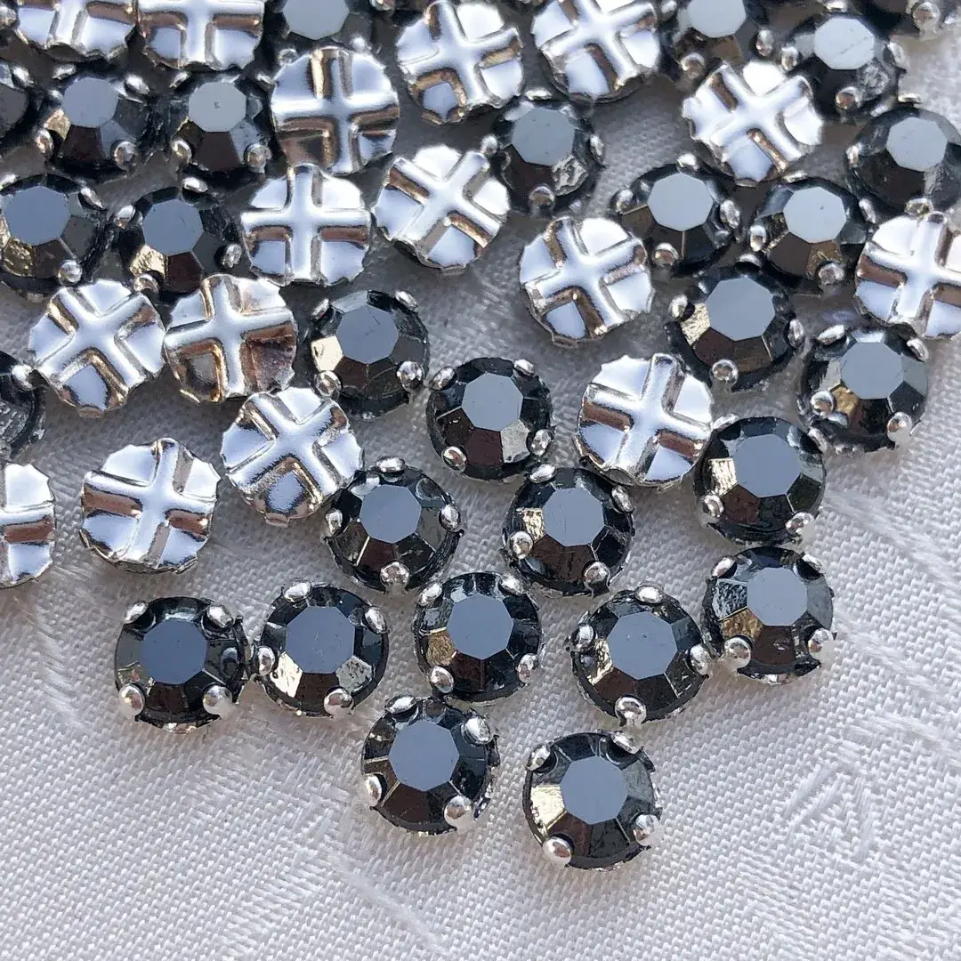 Swarovski Strassstein annähbar blutstein SS 16 No. 3 – Bild 8 – Chiemgauer Heimatwerk Trachten-Onlineshop Swarovski Strassstein annähbar blutstein SS 16 No. 3 - Bild 8 - Chiemgauer Heimatwerk Trachten-Onlineshop