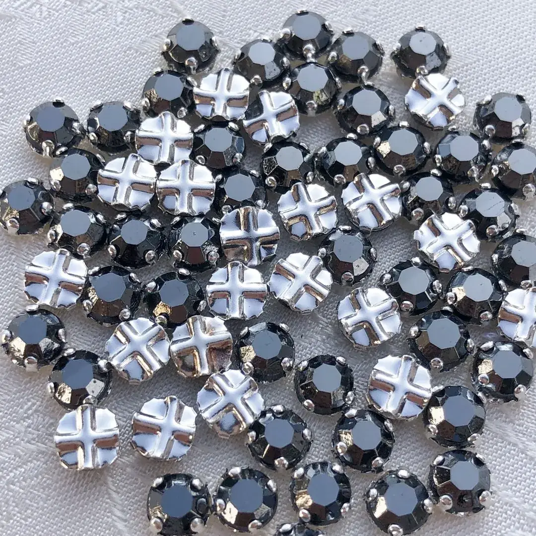Swarovski Strassstein annähbar blutstein SS 16 No. 4 – Bild 6 – Chiemgauer Heimatwerk Trachten-Onlineshop Swarovski Strassstein annähbar blutstein SS 16 No. 4 - Bild 6 - Chiemgauer Heimatwerk Trachten-Onlineshop