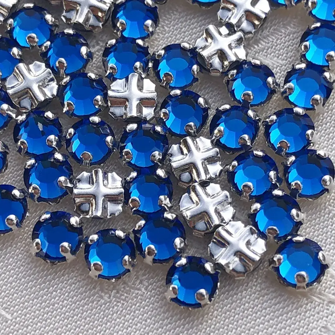 Swarovski Strassstein annähbar enzian SS 16 No. 43 – Bild 6 – Chiemgauer Heimatwerk Trachten-Onlineshop Swarovski Strassstein annähbar enzian SS 16 No. 43 - Bild 6 - Chiemgauer Heimatwerk Trachten-Onlineshop