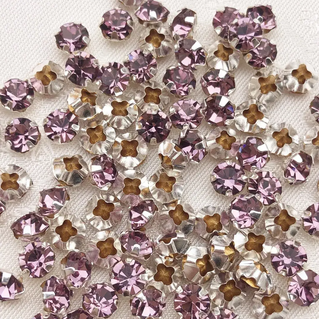 Swarovski Strassstein annähbar flieder SS 20 – Bild 14 – Chiemgauer Heimatwerk Trachten-Onlineshop Swarovski Strassstein annähbar flieder SS 20 - Bild 14 - Chiemgauer Heimatwerk Trachten-Onlineshop