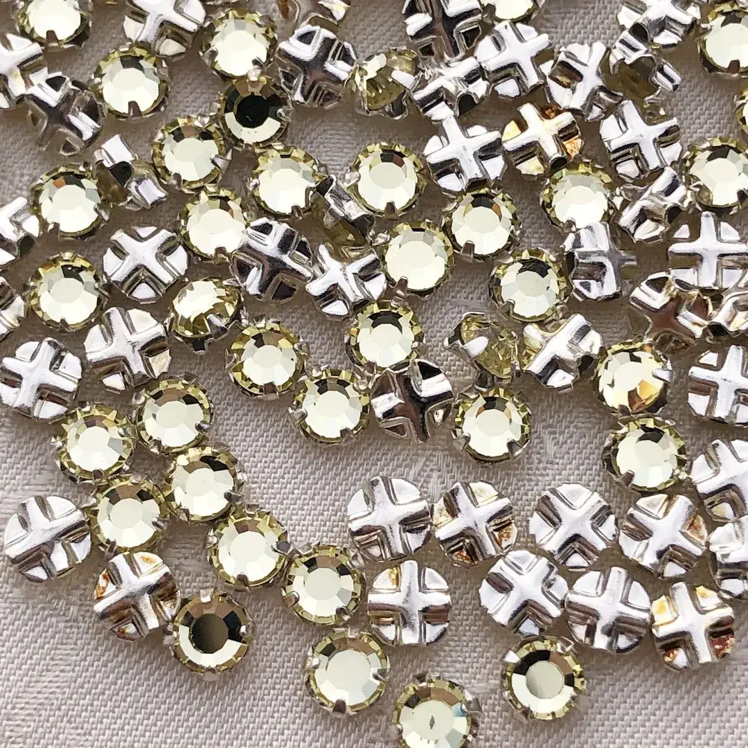 Swarovski Strassstein annähbar hellgelb SS 16 No. 7 – Bild 18 – Chiemgauer Heimatwerk Trachten-Onlineshop Swarovski Strassstein annähbar hellgelb SS 16 No. 7 - Bild 18 - Chiemgauer Heimatwerk Trachten-Onlineshop