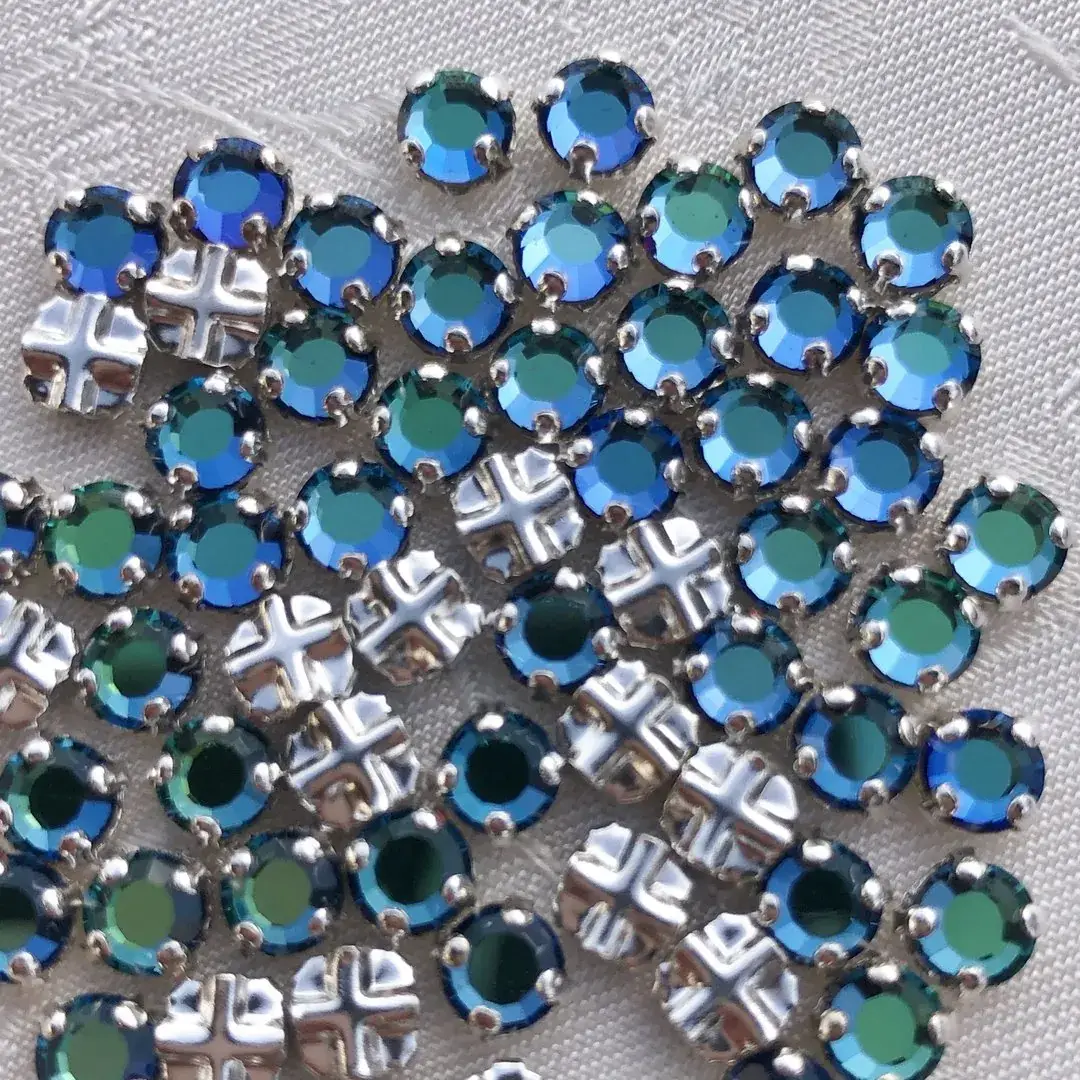 Swarovski Strassstein annähbar karibik SS 16 No. 53 – Bild 10 – Chiemgauer Heimatwerk Trachten-Onlineshop Swarovski Strassstein annähbar karibik SS 16 No. 53 - Bild 10 - Chiemgauer Heimatwerk Trachten-Onlineshop