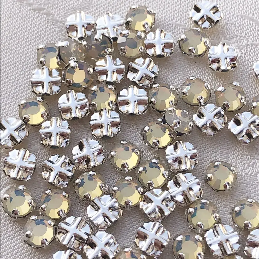 Swarovski Strassstein annähbar opal SS 16 No. 38 – Bild 13 – Chiemgauer Heimatwerk Trachten-Onlineshop Swarovski Strassstein annähbar opal SS 16 No. 38 - Bild 13 - Chiemgauer Heimatwerk Trachten-Onlineshop