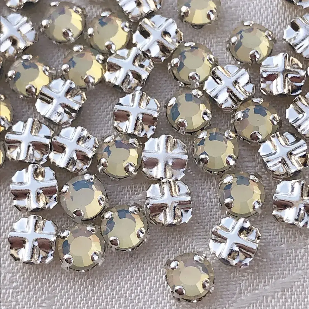 Swarovski Strassstein annähbar opal SS 16 No. 38 – Bild 8 – Chiemgauer Heimatwerk Trachten-Onlineshop Swarovski Strassstein annähbar opal SS 16 No. 38 - Bild 8 - Chiemgauer Heimatwerk Trachten-Onlineshop