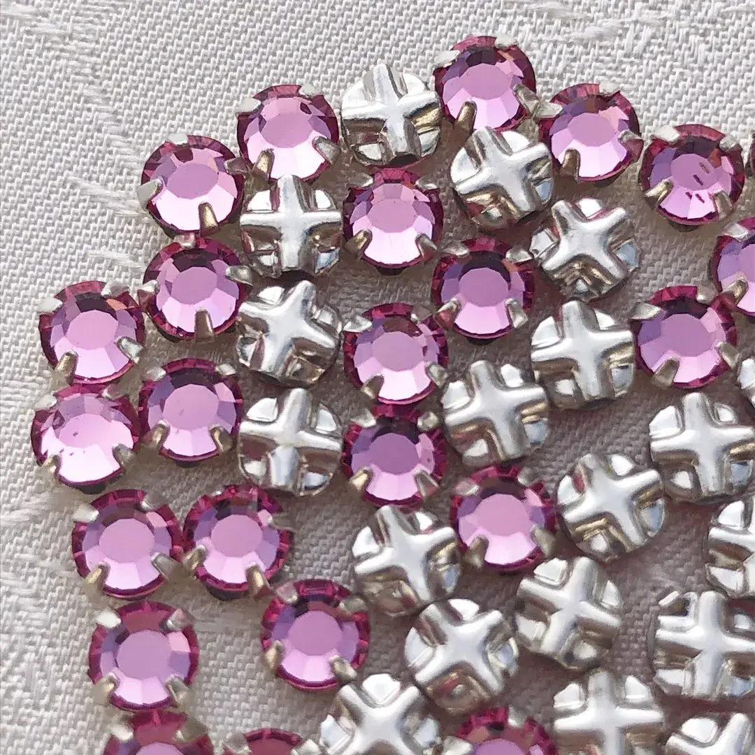 Swarovski Strassstein annähbar rosa SS 16 No. 60 – Bild 7 – Chiemgauer Heimatwerk Trachten-Onlineshop Swarovski Strassstein annähbar rosa SS 16 No. 60 - Bild 7 - Chiemgauer Heimatwerk Trachten-Onlineshop