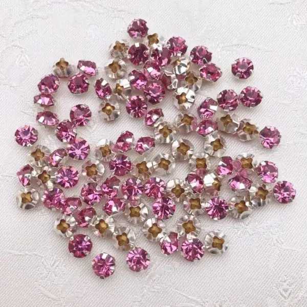 Swarovski Strassstein annähbar rose SS 20 – Bild 1 – Chiemgauer Heimatwerk Trachten-Onlineshop Swarovski Strassstein annähbar rose SS 20 - Bild 1 - Chiemgauer Heimatwerk Trachten-Onlineshop
