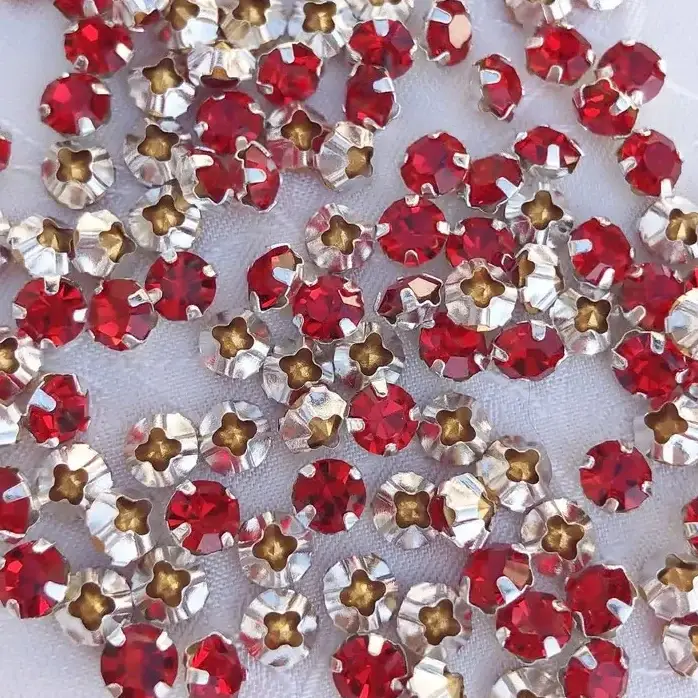Swarovski Strassstein annähbar rot SS 20 – Bild 11 – Chiemgauer Heimatwerk Trachten-Onlineshop Swarovski Strassstein annähbar rot SS 20 - Bild 11 - Chiemgauer Heimatwerk Trachten-Onlineshop