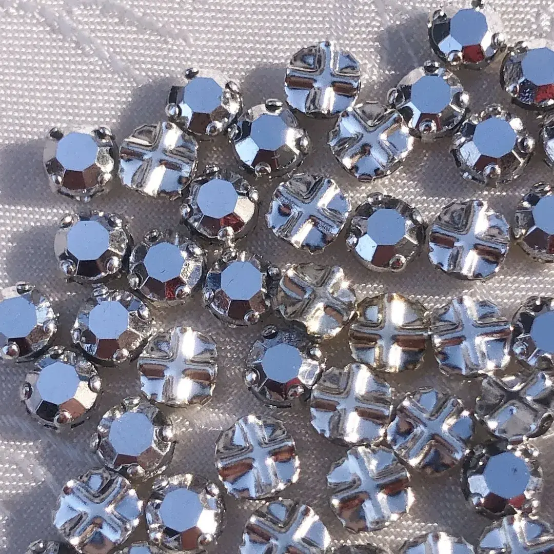 Swarovski Strassstein annähbar silber SS 16 No. 29 – Bild 12 – Chiemgauer Heimatwerk Trachten-Onlineshop Swarovski Strassstein annähbar silber SS 16 No. 29 - Bild 12 - Chiemgauer Heimatwerk Trachten-Onlineshop