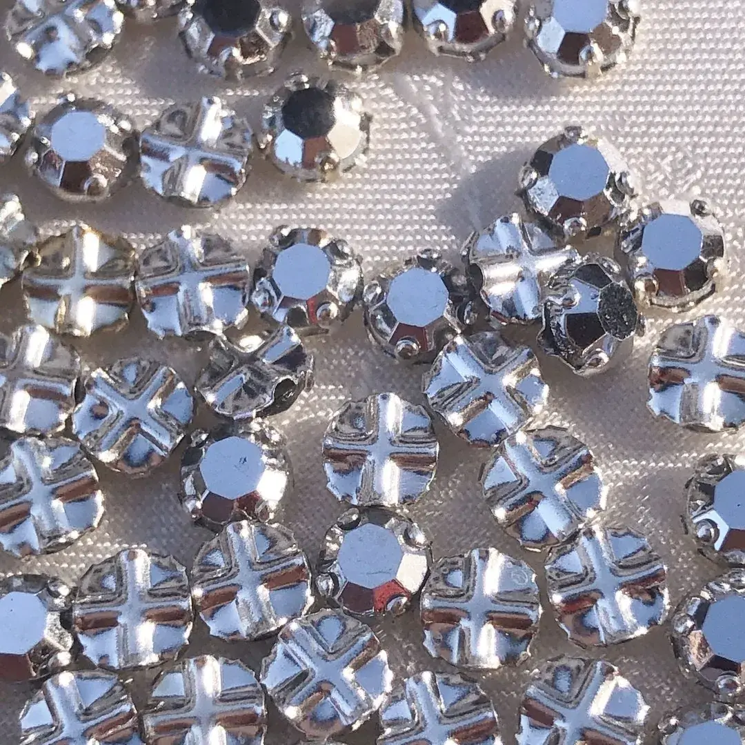 Swarovski Strassstein annähbar silber SS 16 No. 29 – Bild 15 – Chiemgauer Heimatwerk Trachten-Onlineshop Swarovski Strassstein annähbar silber SS 16 No. 29 - Bild 15 - Chiemgauer Heimatwerk Trachten-Onlineshop