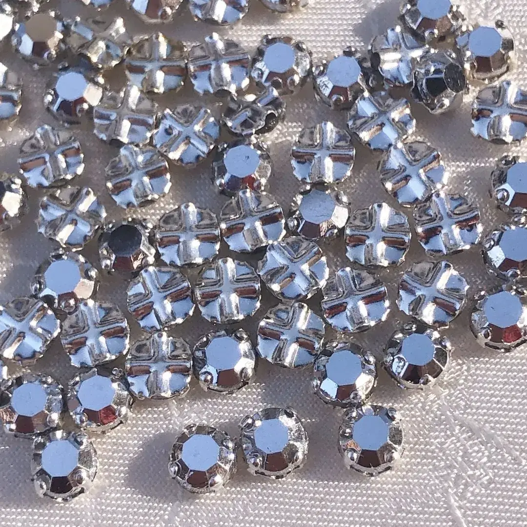 Swarovski Strassstein annähbar silber SS 16 No. 29 – Bild 6 – Chiemgauer Heimatwerk Trachten-Onlineshop Swarovski Strassstein annähbar silber SS 16 No. 29 - Bild 6 - Chiemgauer Heimatwerk Trachten-Onlineshop