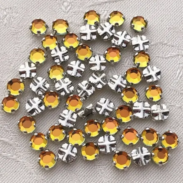 Swarovski Strassstein annähbar topas AB SS 16 No. 65 – Bild 1 – Chiemgauer Heimatwerk Trachten-Onlineshop Swarovski Strassstein annähbar topas AB SS 16 No. 65 - Bild 1 - Chiemgauer Heimatwerk Trachten-Onlineshop