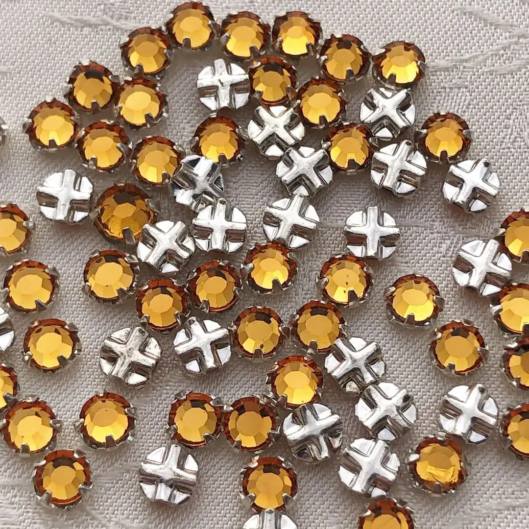 Swarovski Strassstein annähbar topas SS 16 No. 32 – Bild 7 – Chiemgauer Heimatwerk Trachten-Onlineshop Swarovski Strassstein annähbar topas SS 16 No. 32 - Bild 7 - Chiemgauer Heimatwerk Trachten-Onlineshop