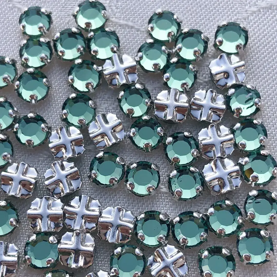 Swarovski Strassstein annähbar turmaline SS 12 No. 65 – Bild 15 – Chiemgauer Heimatwerk Trachten-Onlineshop Swarovski Strassstein annähbar turmaline SS 12 No. 65 - Bild 15 - Chiemgauer Heimatwerk Trachten-Onlineshop