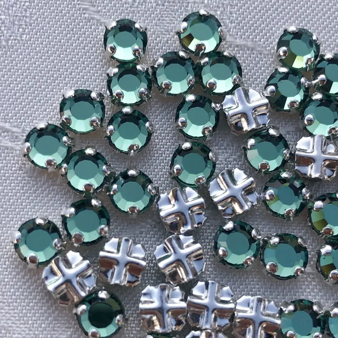 Swarovski Strassstein annähbar turmaline SS 16 No. 66 – Bild 10 – Chiemgauer Heimatwerk Trachten-Onlineshop Swarovski Strassstein annähbar turmaline SS 16 No. 66 - Bild 10 - Chiemgauer Heimatwerk Trachten-Onlineshop
