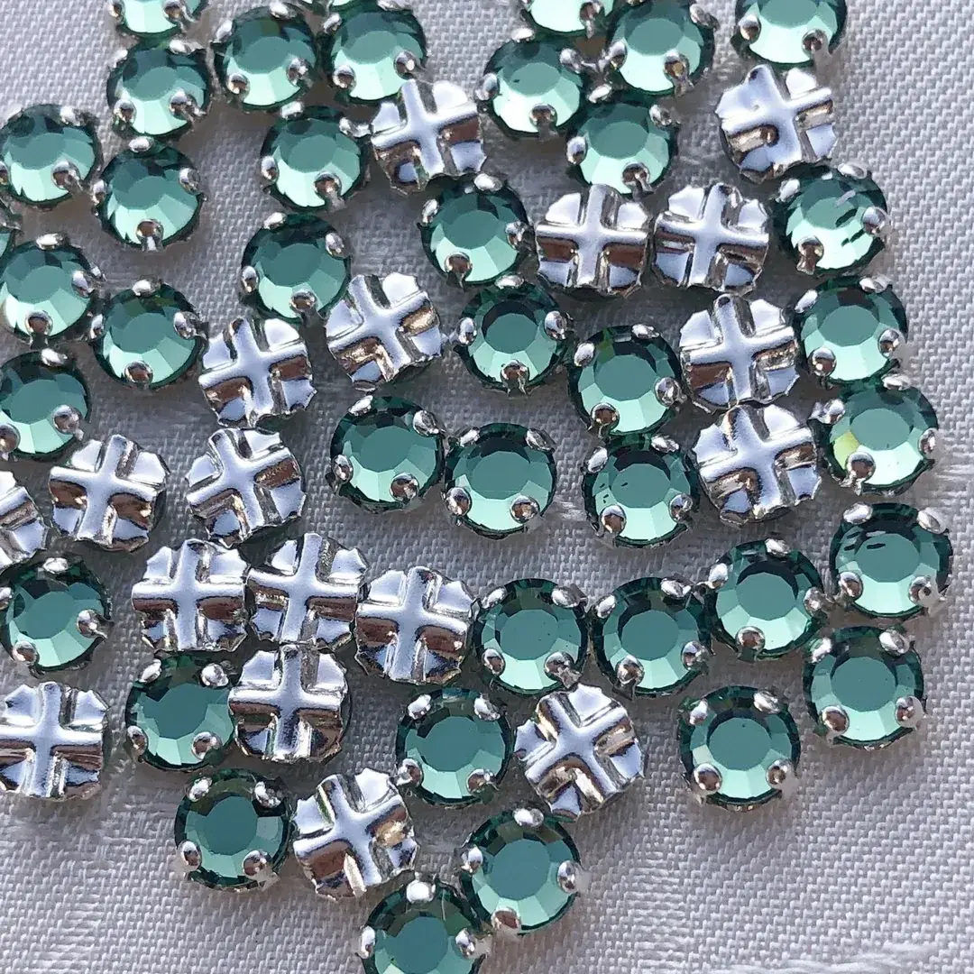 Swarovski Strassstein annähbar turmaline SS 16 No. 66 – Bild 12 – Chiemgauer Heimatwerk Trachten-Onlineshop Swarovski Strassstein annähbar turmaline SS 16 No. 66 - Bild 12 - Chiemgauer Heimatwerk Trachten-Onlineshop