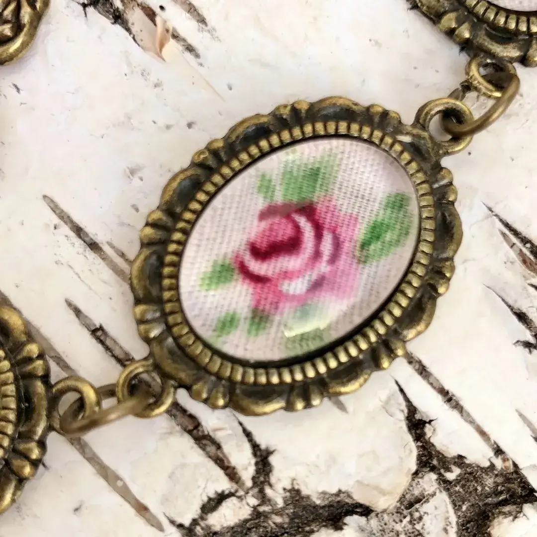 Trachten-Armband und Ohrhänger für Damen – Bild 5 – Chiemgauer Heimatwerk Trachten-Onlineshop Trachten-Armband und Ohrhänger für Damen - Bild 5 - Chiemgauer Heimatwerk Trachten-Onlineshop