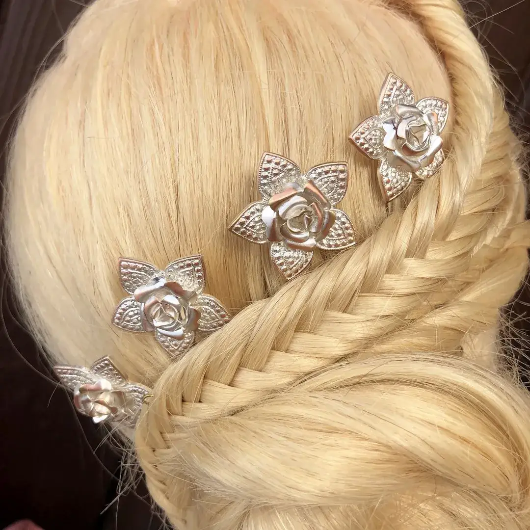Trachten-Haarnadel mit Rose in silber-rosé – Bild 10 – Chiemgauer Heimatwerk Trachten-Onlineshop Trachten-Haarnadel mit Rose in silber-rosé - Bild 10 - Chiemgauer Heimatwerk Trachten-Onlineshop
