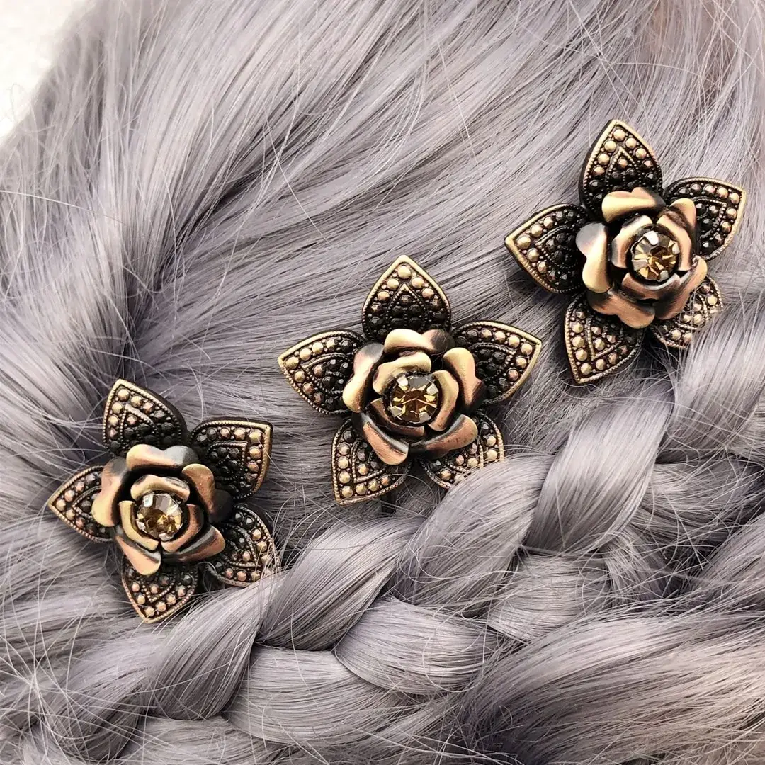 Trachten-Haarnadel mit Swarovski in beige No. 3 – Bild 8 – Chiemgauer Heimatwerk Trachten-Onlineshop Trachten-Haarnadel mit Swarovski in beige No. 3 - Bild 8 - Chiemgauer Heimatwerk Trachten-Onlineshop