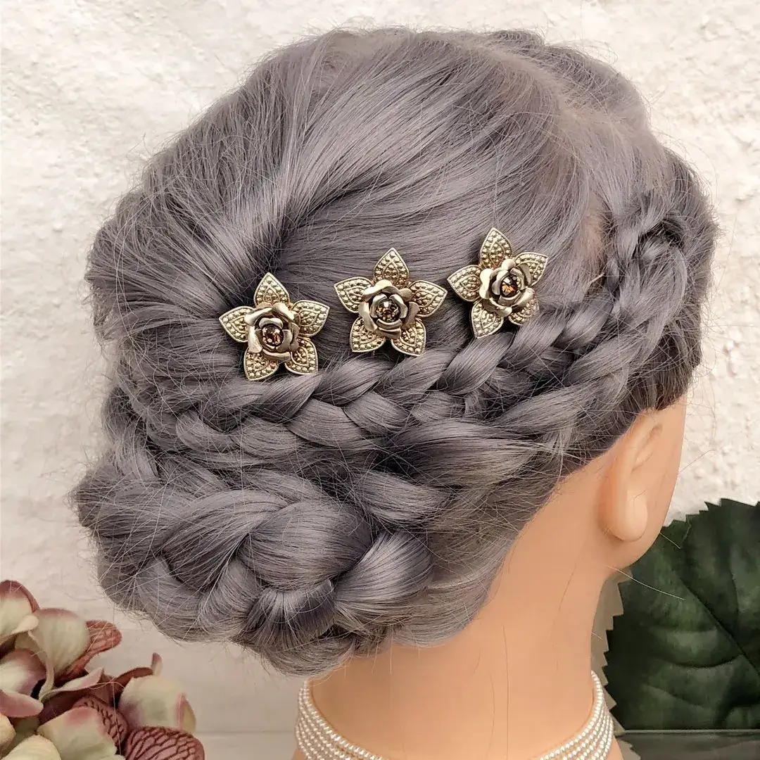 Trachten-Haarnadel mit Swarovski in beige No. 4 – Bild 2 – Chiemgauer Heimatwerk Trachten-Onlineshop Trachten-Haarnadel mit Swarovski in beige No. 4 - Bild 2 - Chiemgauer Heimatwerk Trachten-Onlineshop