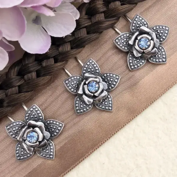 Trachten-Haarnadel mit Swarovski in hellblau - Bild 1 - Chiemgauer Heimatwerk Trachten-Onlineshop