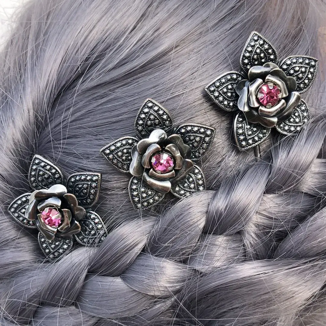 Trachten-Haarnadel mit Swarovski in rosa No. 1 – Bild 12 – Chiemgauer Heimatwerk Trachten-Onlineshop Trachten-Haarnadel mit Swarovski in rosa No. 1 - Bild 12 - Chiemgauer Heimatwerk Trachten-Onlineshop