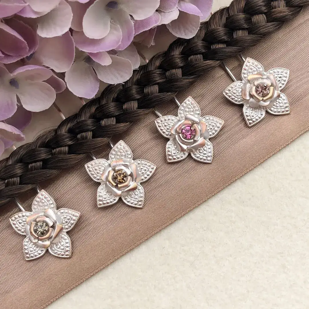 Trachten-Haarnadel mit Swarovski in rosa No. 2 – Bild 5 – Chiemgauer Heimatwerk Trachten-Onlineshop Trachten-Haarnadel mit Swarovski in rosa No. 2 - Bild 5 - Chiemgauer Heimatwerk Trachten-Onlineshop